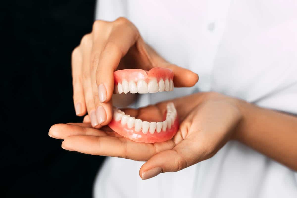 3-tips-for-getting-used-to-dentures-oakdale-dental